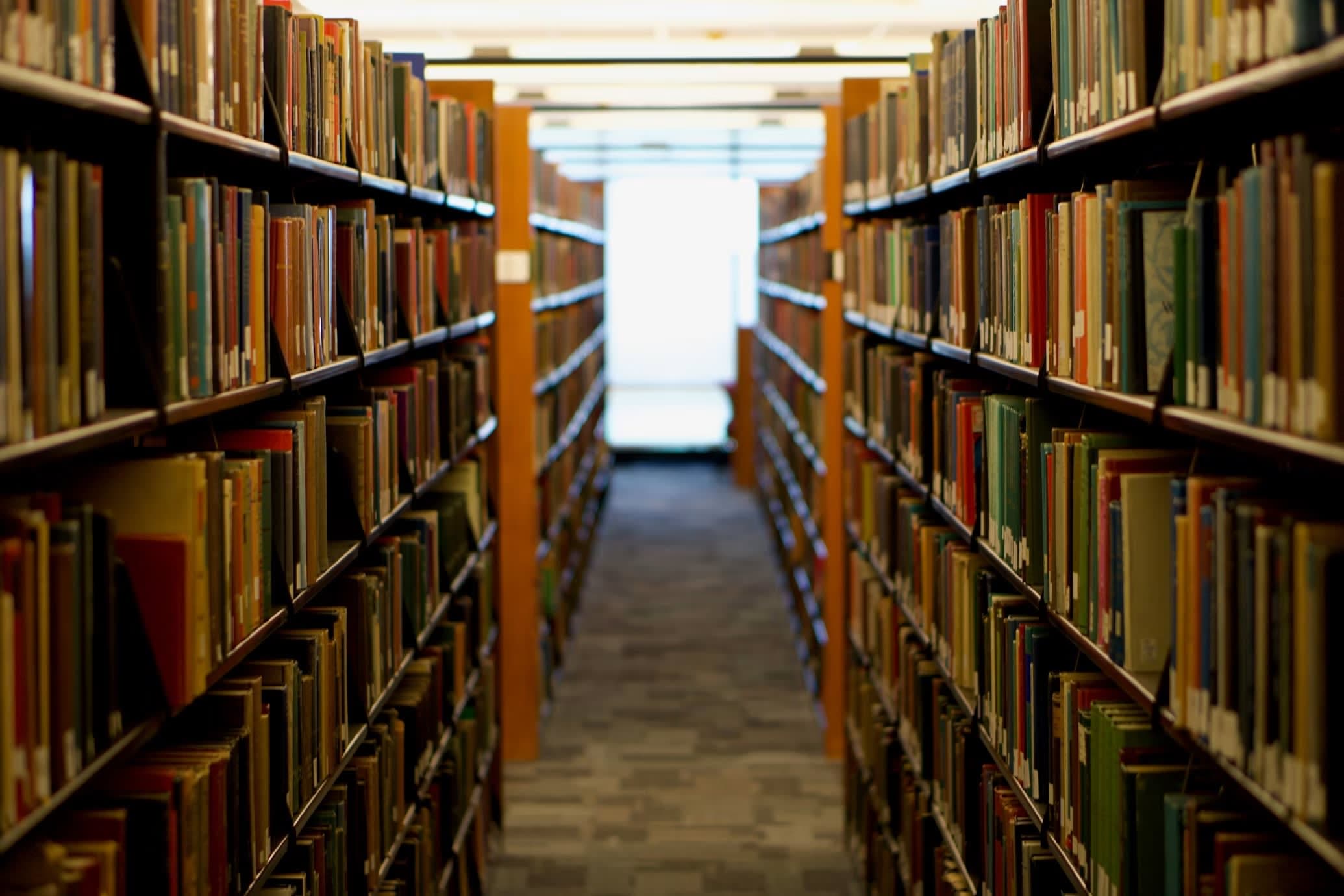 Building a Persistent Knowledge Layer for Reliable Enterprise AI